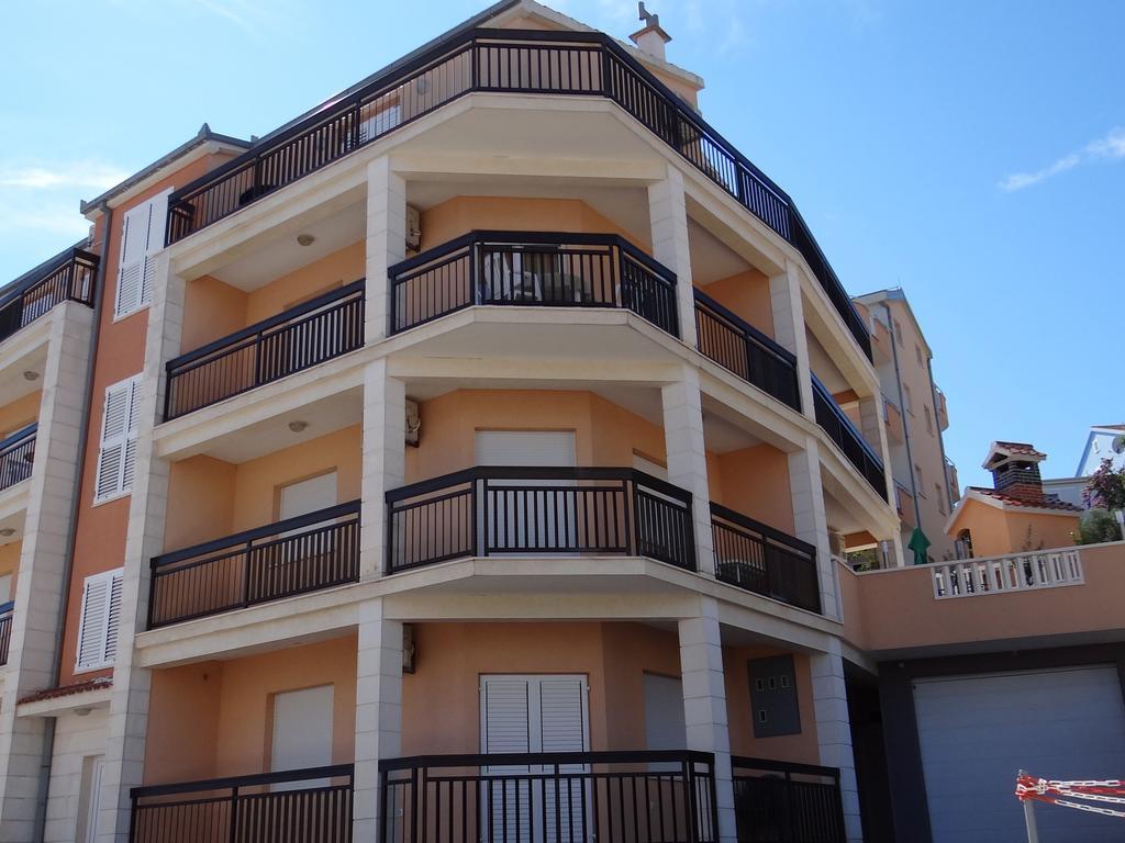 Vila Lola Apartmani Τρογκίρ Εξωτερικό φωτογραφία