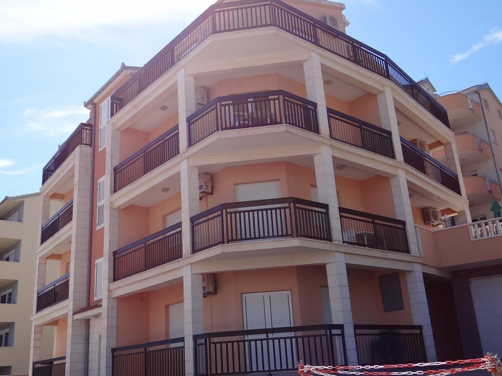 Vila Lola Apartmani Τρογκίρ Εξωτερικό φωτογραφία
