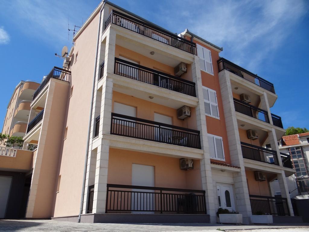 Vila Lola Apartmani Τρογκίρ Εξωτερικό φωτογραφία
