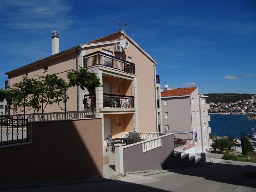 Vila Lola Apartmani Τρογκίρ Εξωτερικό φωτογραφία