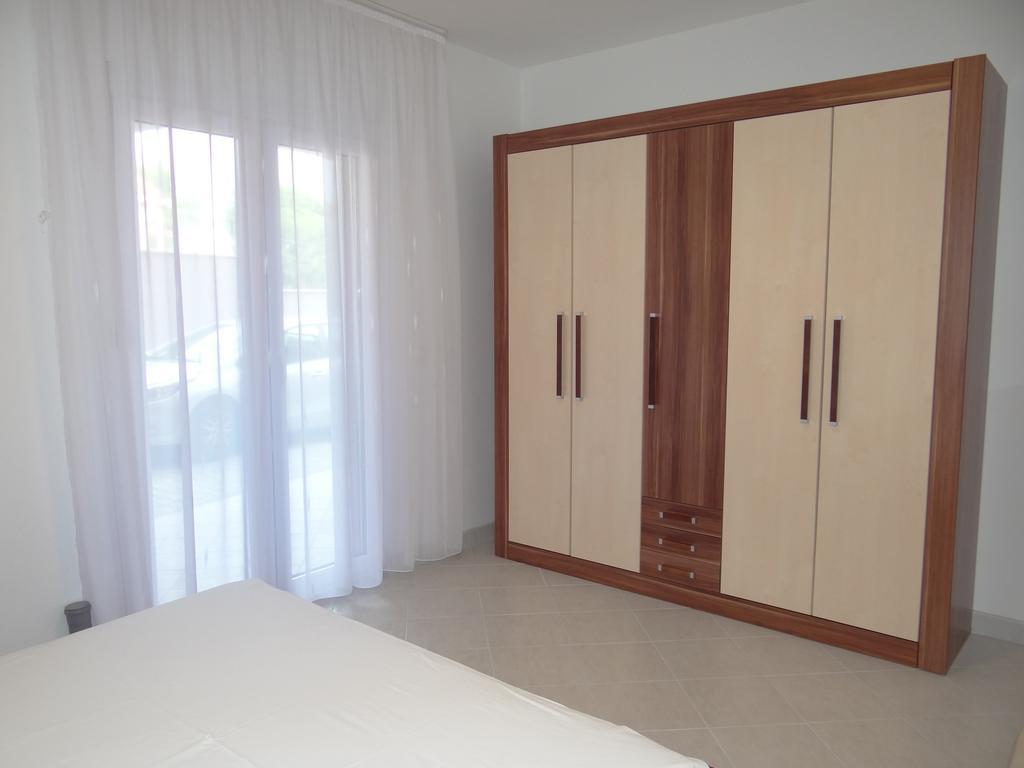 Vila Lola Apartmani Τρογκίρ Εξωτερικό φωτογραφία