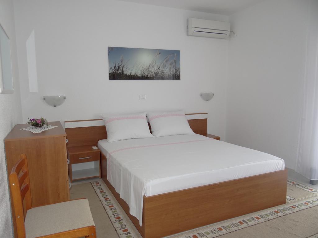 Vila Lola Apartmani Τρογκίρ Εξωτερικό φωτογραφία