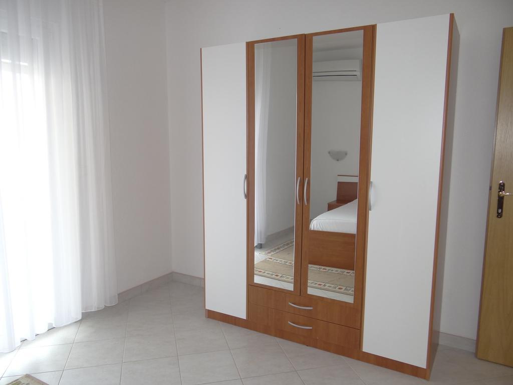 Vila Lola Apartmani Τρογκίρ Εξωτερικό φωτογραφία