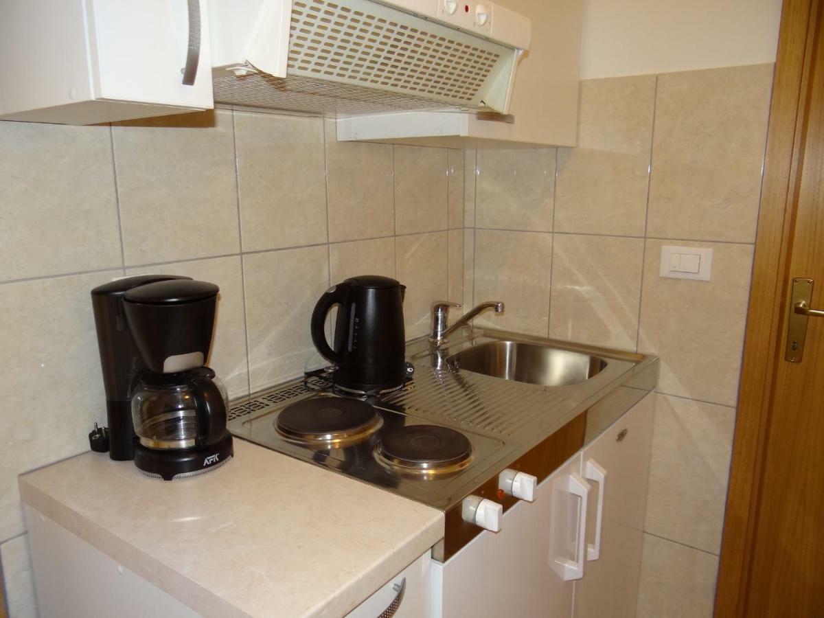 Vila Lola Apartmani Τρογκίρ Εξωτερικό φωτογραφία