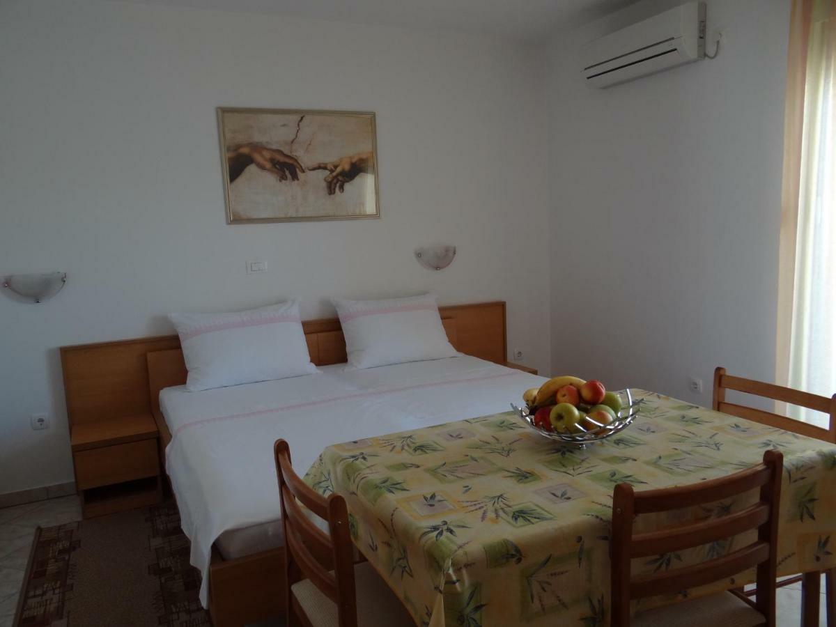 Vila Lola Apartmani Τρογκίρ Εξωτερικό φωτογραφία