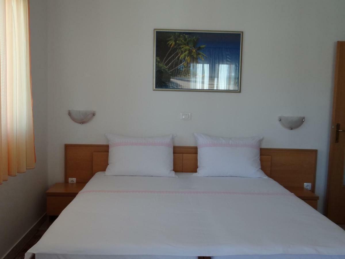 Vila Lola Apartmani Τρογκίρ Εξωτερικό φωτογραφία