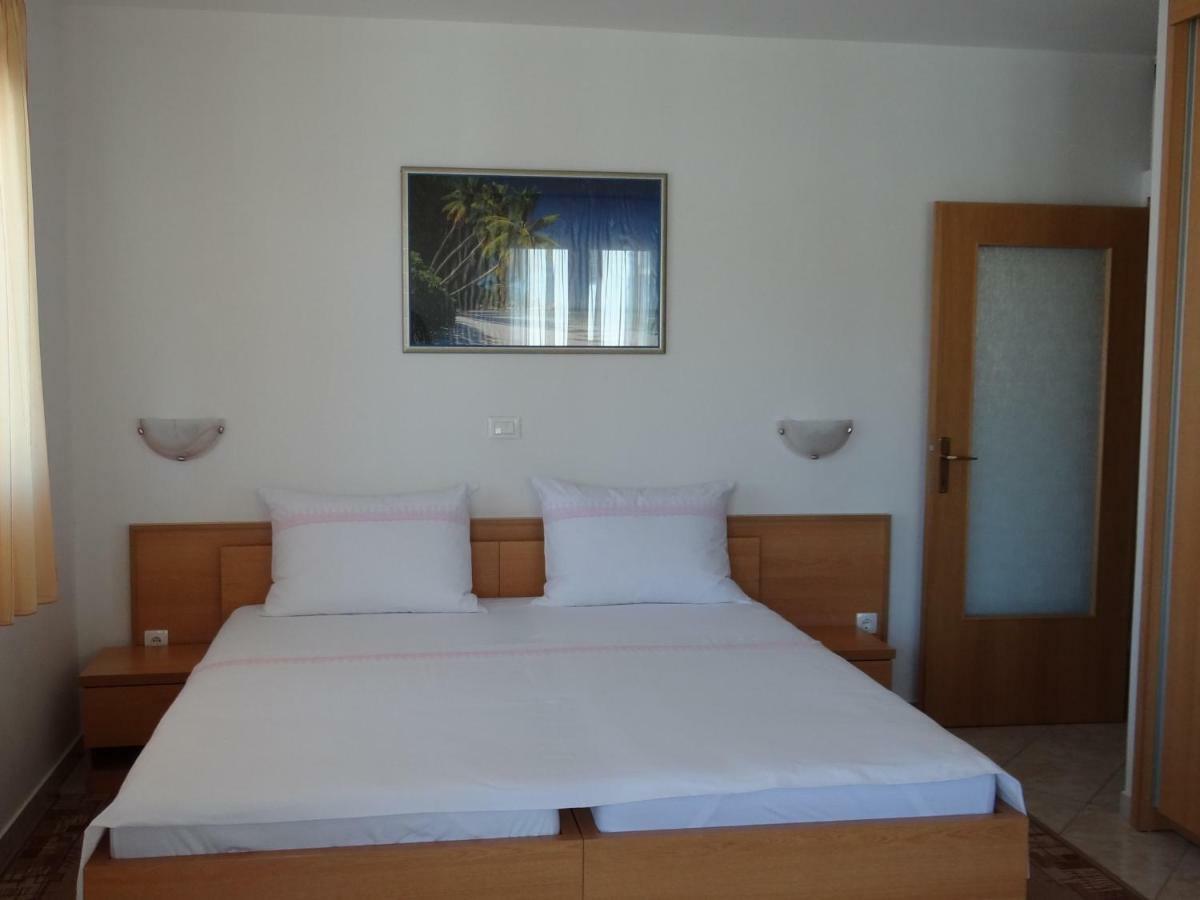 Vila Lola Apartmani Τρογκίρ Εξωτερικό φωτογραφία