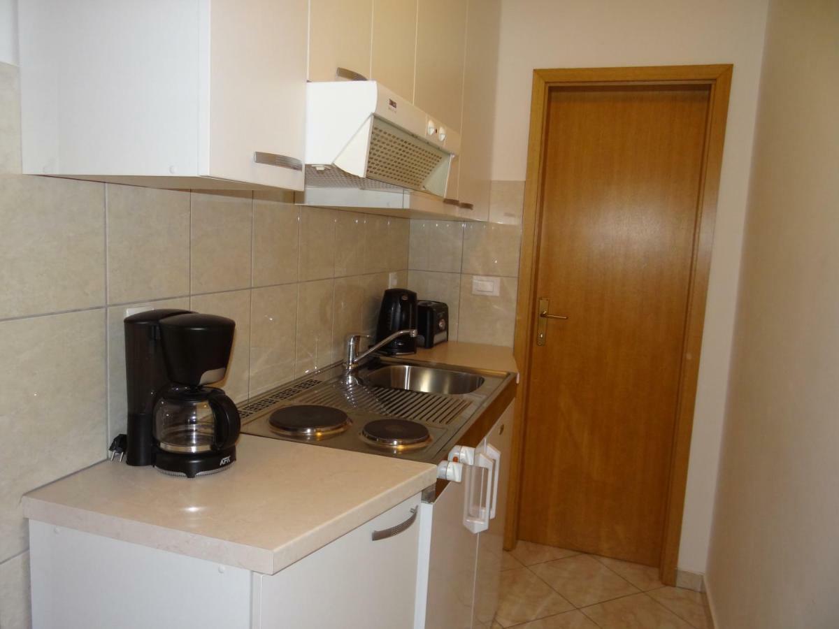 Vila Lola Apartmani Τρογκίρ Εξωτερικό φωτογραφία