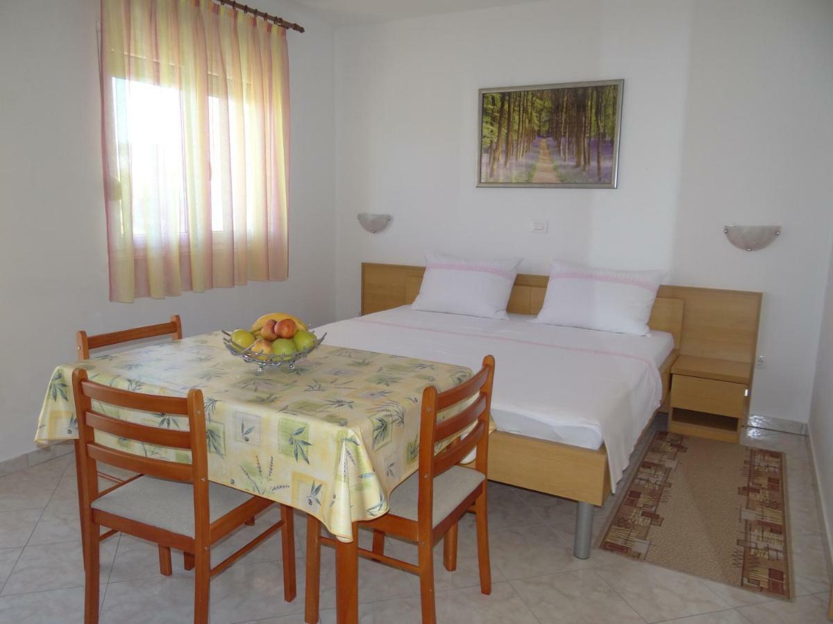 Vila Lola Apartmani Τρογκίρ Εξωτερικό φωτογραφία