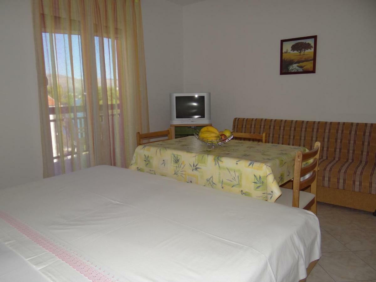 Vila Lola Apartmani Τρογκίρ Εξωτερικό φωτογραφία