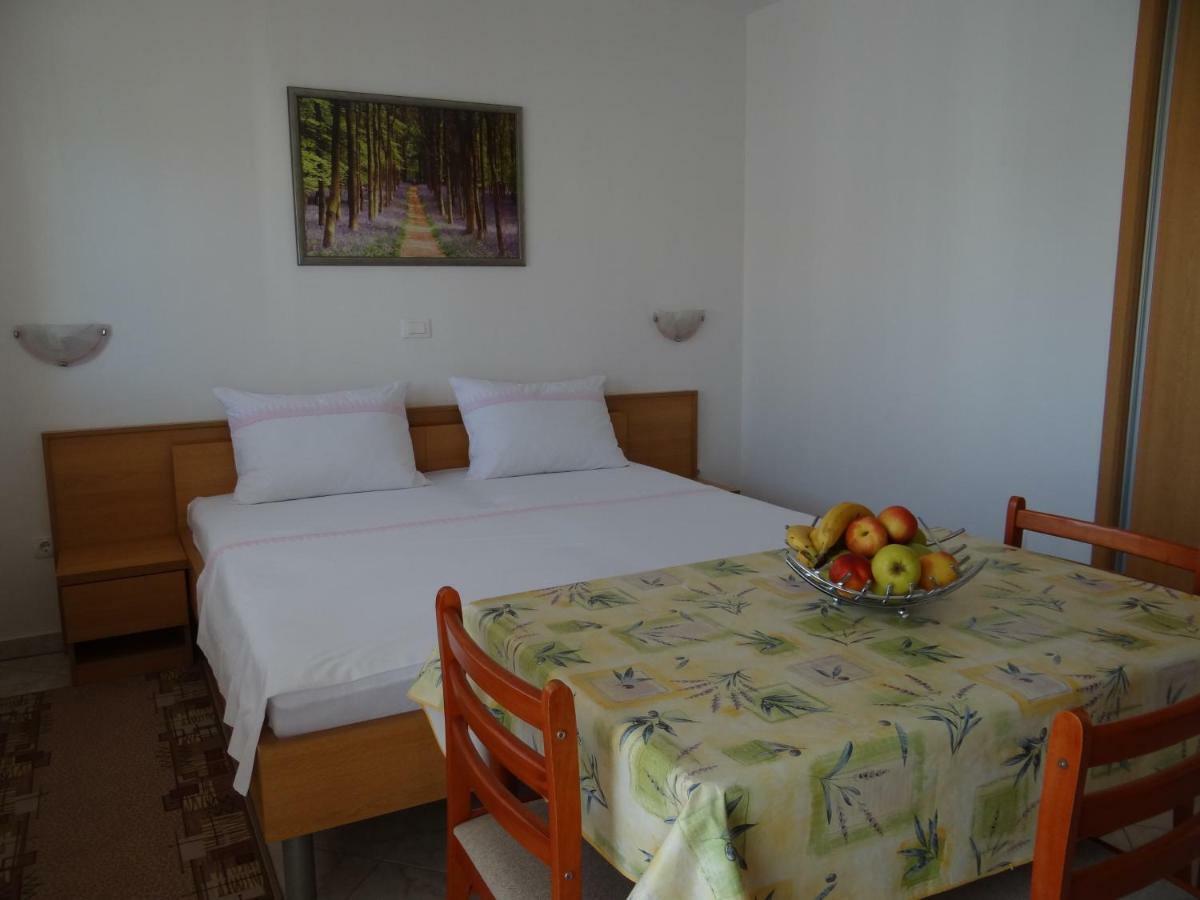 Vila Lola Apartmani Τρογκίρ Εξωτερικό φωτογραφία